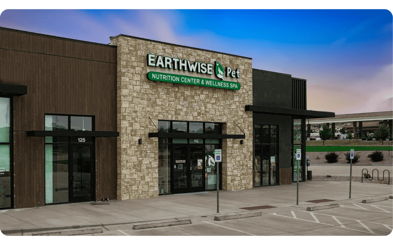 A picture of the exterior of an EarthWise Pet store
